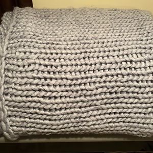 Big yarn blanket. Twin size
